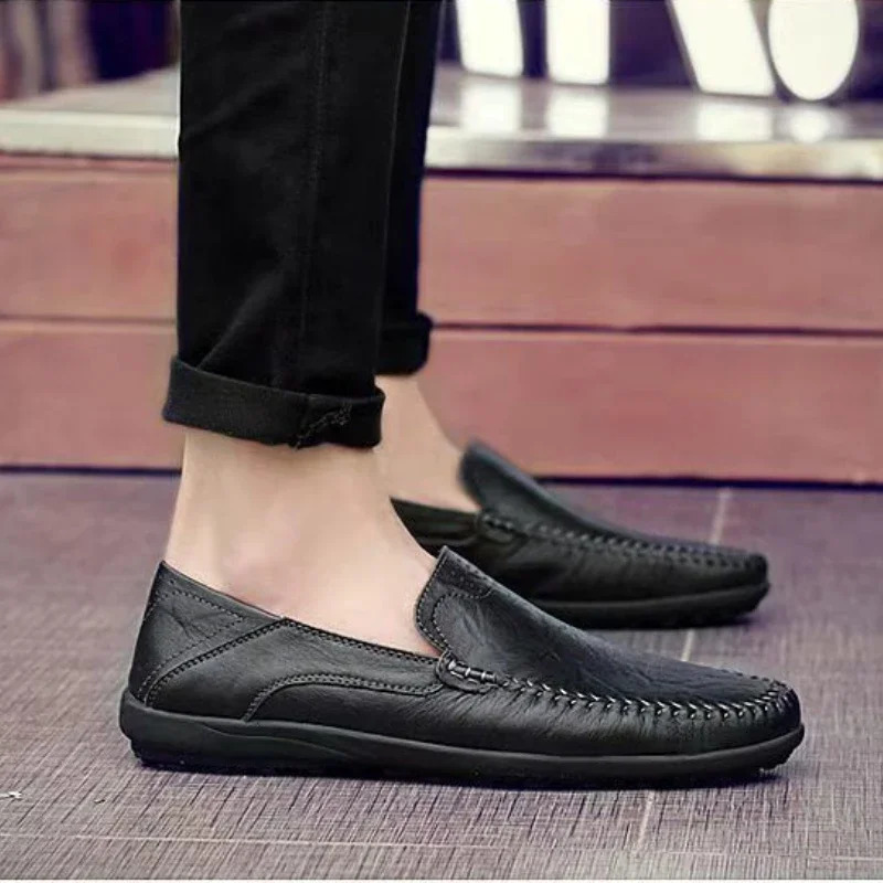 Mens leather shoes mens spring shoes slip on business casual leather shoes classic and soft Moccasins Hombre breathable flat shoes 241213