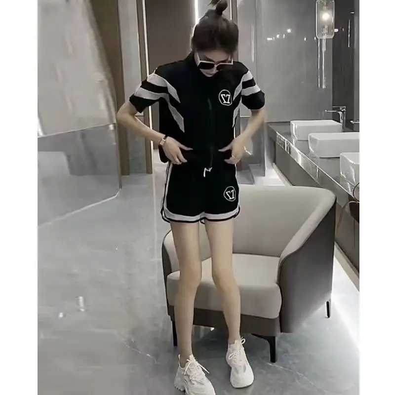 Women's Two Piece Pants Womens Sports Suit 2024 Summer New Short Slved Crop Top Casual Shorts Explosive Strt Outfits For Women Clothes Matching S