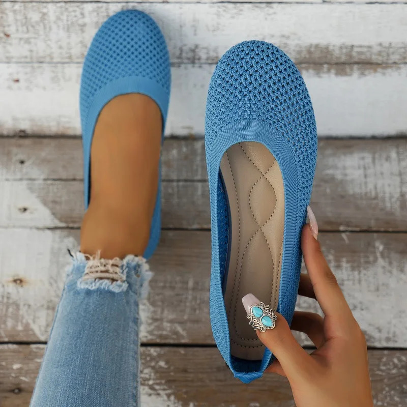 Spring and Autumn Fashion Round Head Solid Light Mouth Candy Mesh Breathable Large Womens Flat Shoes Single Shoe 241213