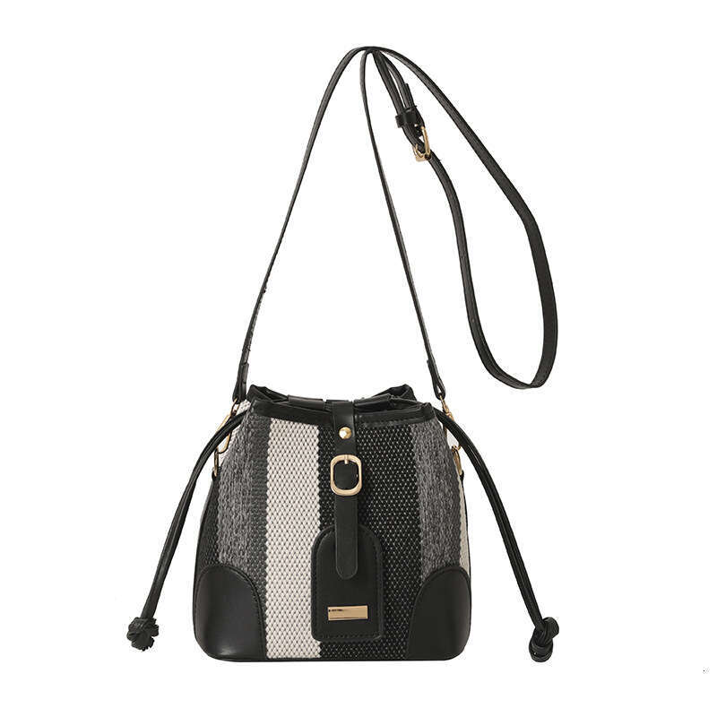 Striped Contrasting Color Hand-Held Bucket Autumn New Item, Korean Version, And Stylish Single Shoulder Crossbody Bag, Fashionable Quality, Classic