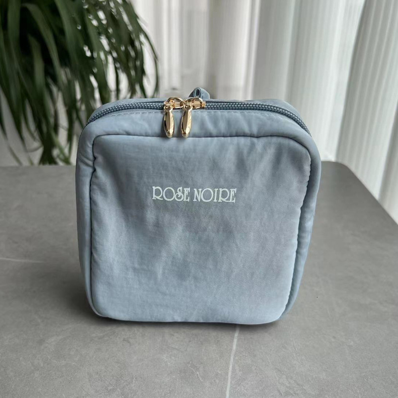 Makeup Toiletries Bag, Women's 2024 New Large Capacity, Simple Travel, Portable Small Storage Bag