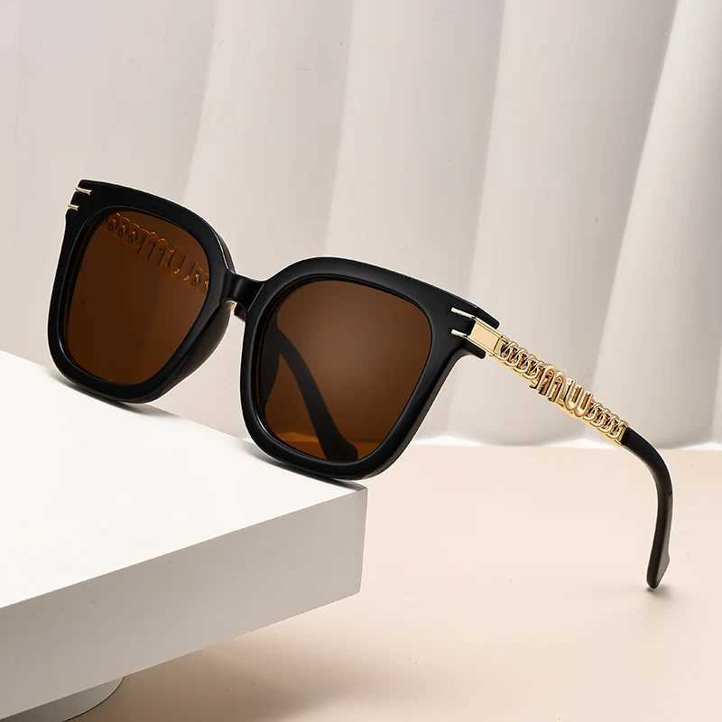 New Women Sunglasses Large Frame Square High-End Sunscreen Sunglasses Stylish Metal Chain Leg Glasses Leisure Outdoor GlassesX241213