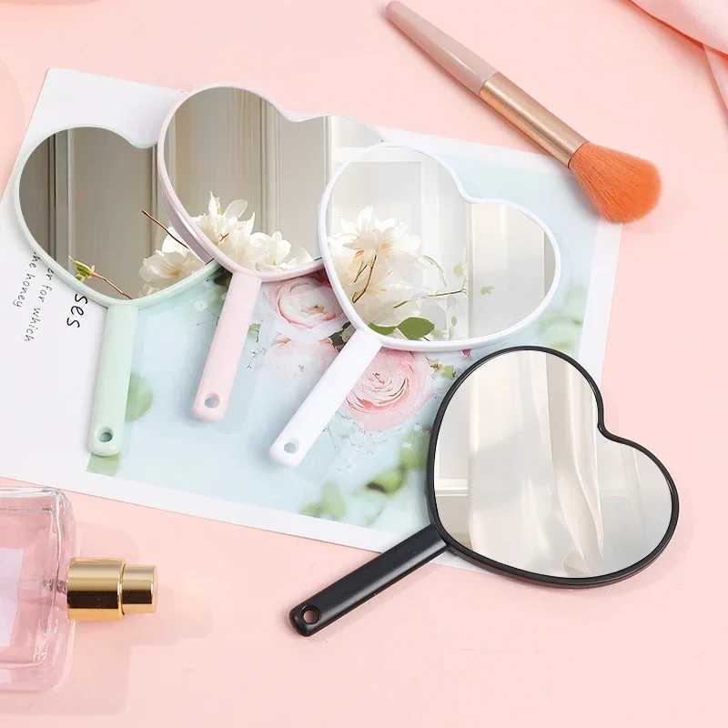1pcs Handheld makeup mirror New Makeup Mirrors Sweet Girl Style Suitable for carrying around Love makeup mirror 4 color optionsXJ241213