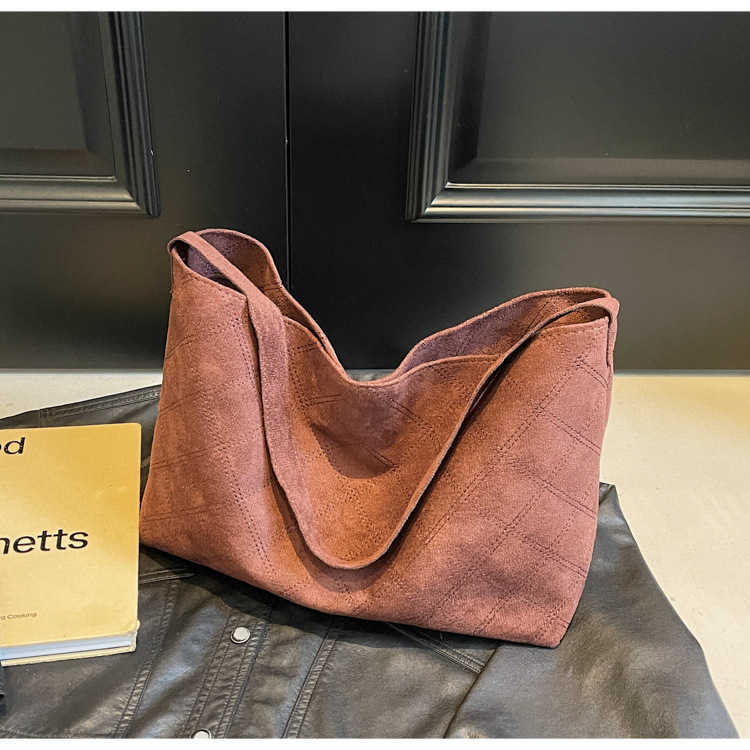 Suede Simple and Beautiful 2024 Leisure New Style Autumn/Winter Large Capacity Commuting Fashion Tote Underarm Single Shoulder Bag for Women 241231
