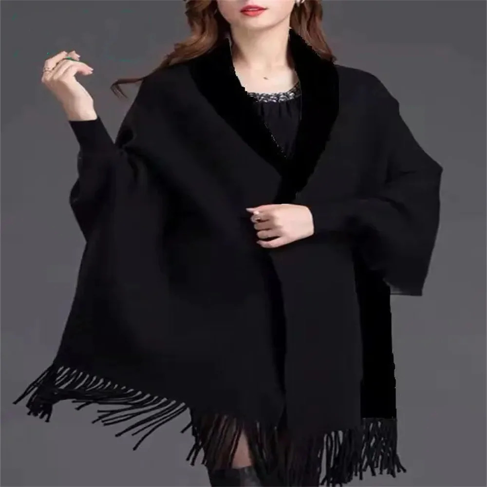 Women Cape Solid Black Long Batwing Sleeves Outside Winter Plus Size Knitted Poncho Outside Streetwear Warm Tassel Coat 241212