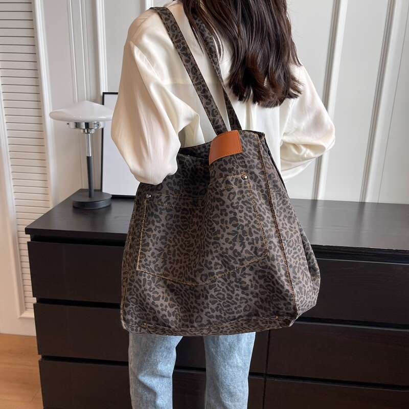 Large Capacity Leopard Print Shoulder Bag For Women, Simple And Personalized Tote Versatile Shopping Travel Bag, Fashionable Quality, Classic