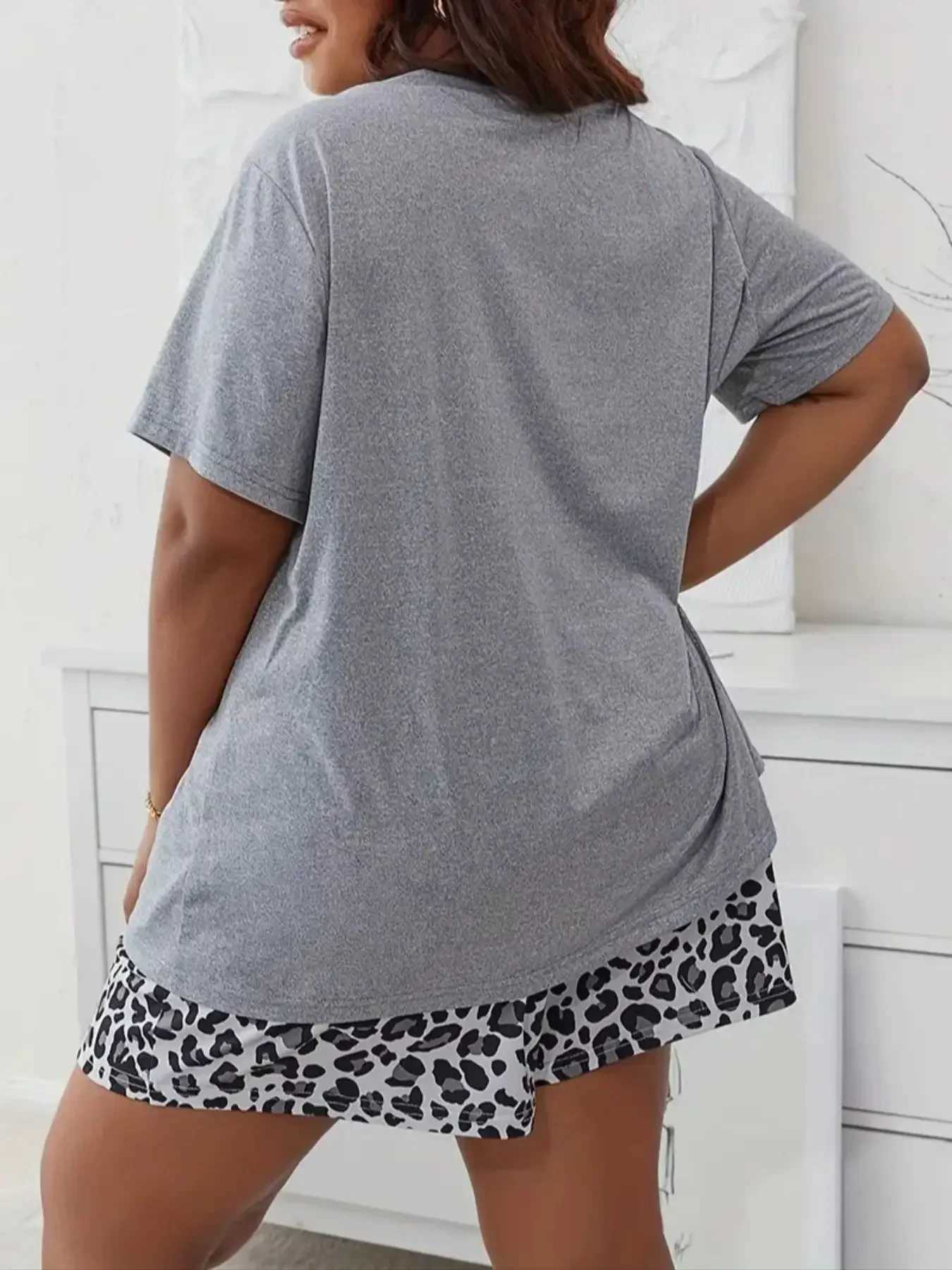 Women's Two Piece Pants Two Piece Womens Plus Size Leopard Heart Print Pajama Set - Soft and Comfortable Short Slve T and Shorts Y241213F0PN