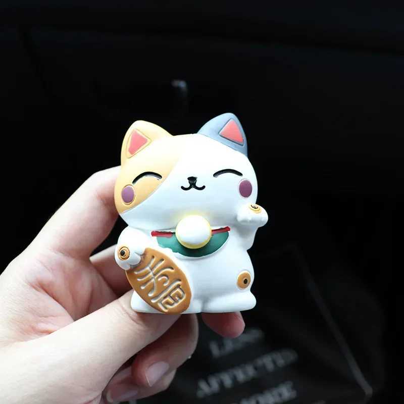 Car Air ener Lucky Cat Fragrance Diffuser Resin Art Perfume Clip Car Air Conditioner Outlet Vent Auto Interior AccessoriesXJ241213
