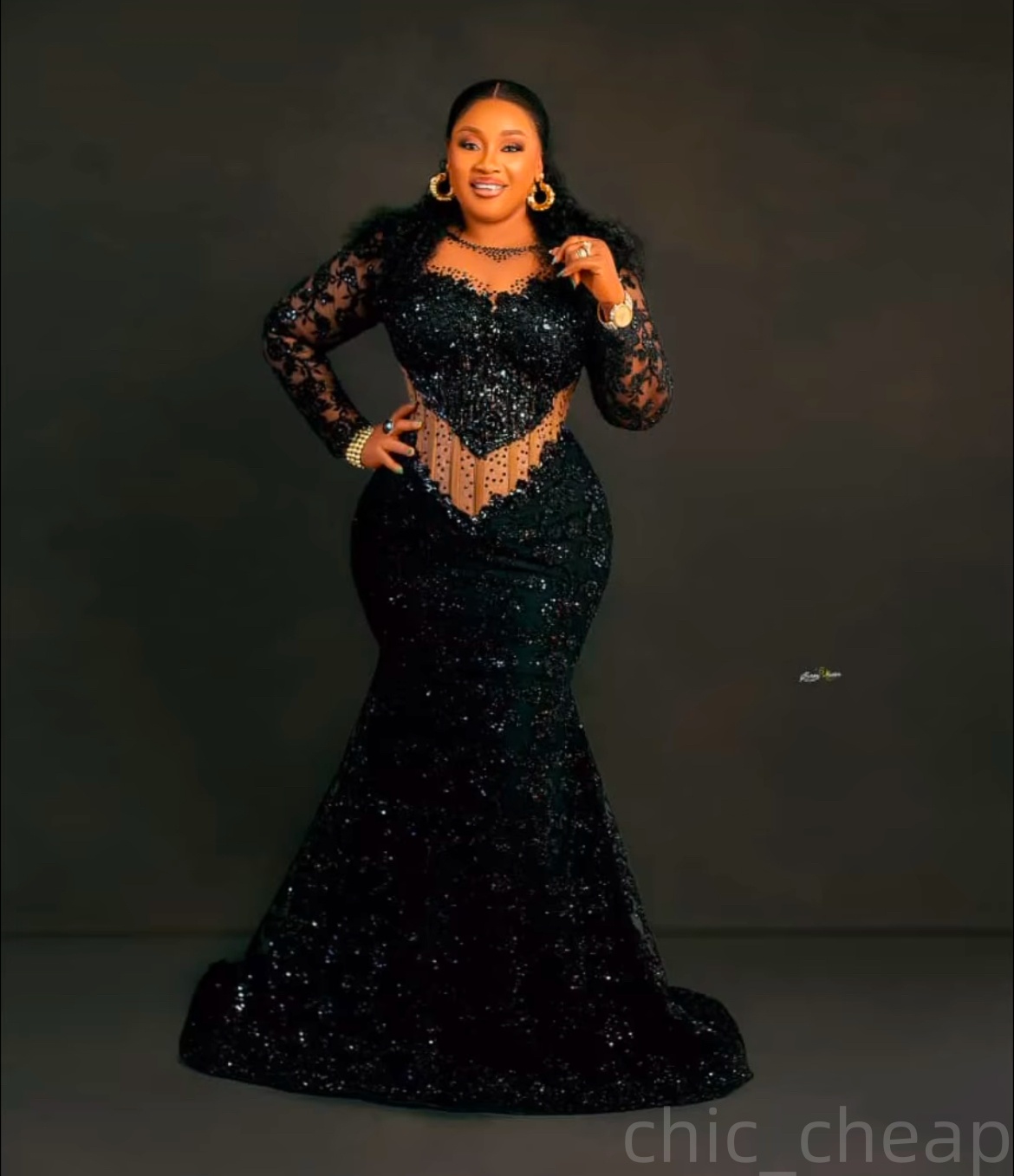 2025 Plus Size Black Mermaid Mother Of Bride Dresses Illusion Sequined Lace Beaded Evening Party Mama's Dress Vintage Birthday Wedding Guest Groo