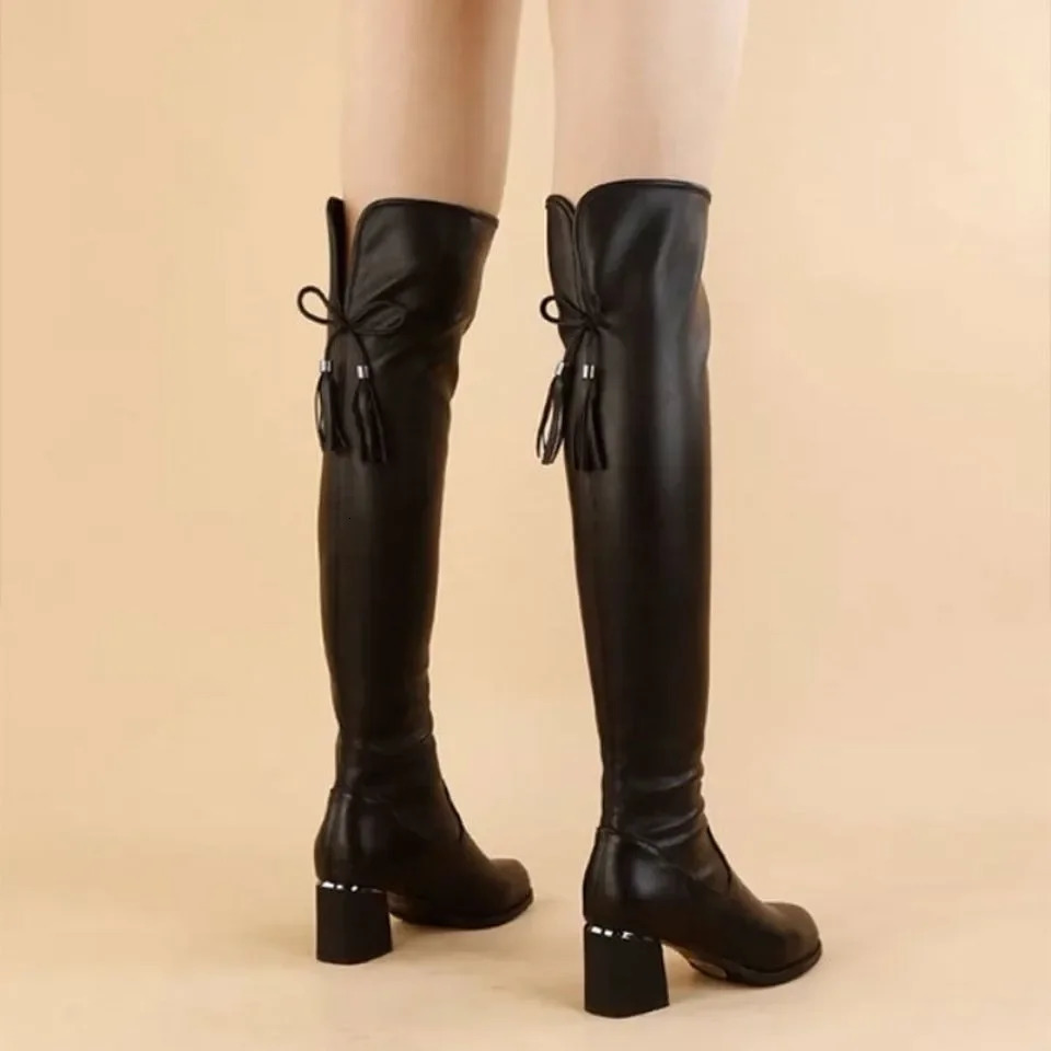 2024 Womens Leather Elastic Boots Womens Plush Long Boots Autumn Winter Thick Boots Knee Up Skating Boots Knight Bottas 241213