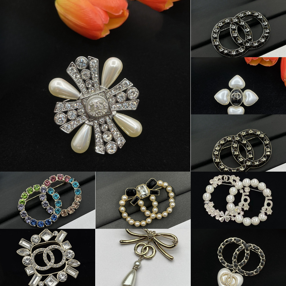 Pearl Designer Brooches Mens Womens Brand Pendant classics Brooche Sweater Suit Brought Pin Clothing Jewelry Accessories Christmas Gift