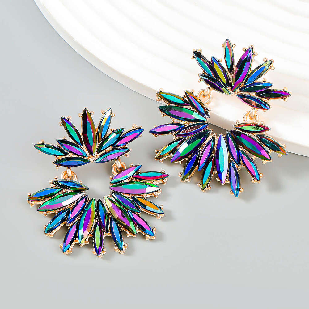Ins Wind Full Women's Alloy Inlaid Earrings Exaggerated Super Sparkg Water Dia wer Accessories