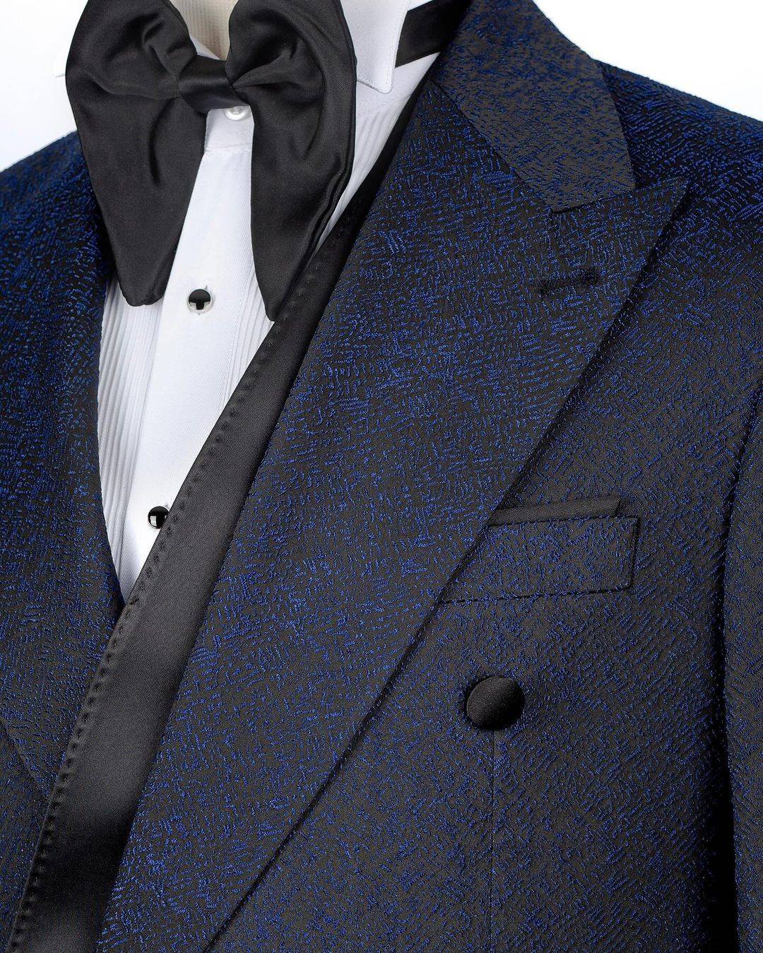 Modern Wedding Suits Trim Fit 1 Piece Set Coat Peaked Lapel Fashion Men Tuxedos Two Button Formal Groom Tuxedo suit Customized