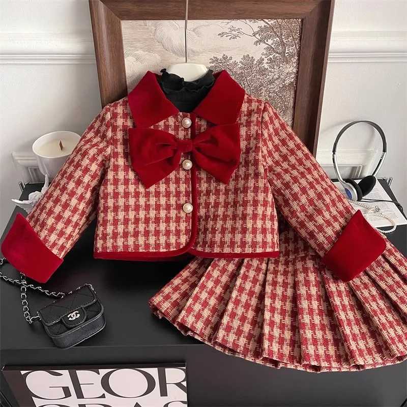 2024 Winter Korean Childrens Girls 2PCS Clothing Set Red Grid Bow Cotton Apron Jacket Folded Skiwear Preschool Girls Clothing W241213