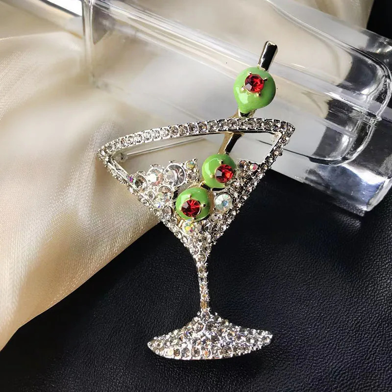 Fashionable and cute summer juice cup with fun female plush brooch shiny pin used for backpack clothing decoration jewelry 241210