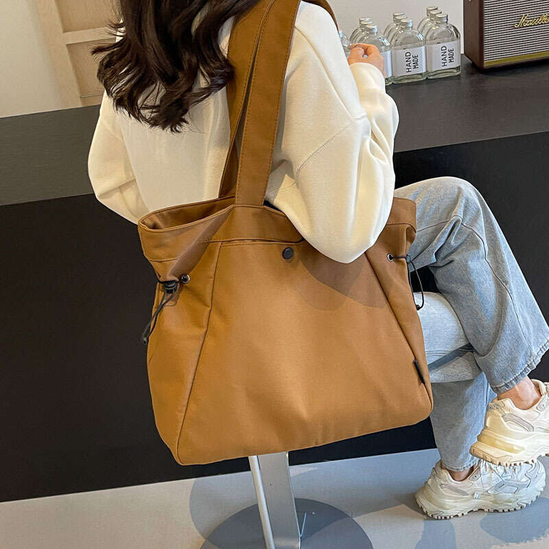 Nylon Cloth Women's New Style, Popular This Year, Large Capacity Tote Summer Versatile Single Shoulder Class Commuting Bag, Fashionable Quality, 