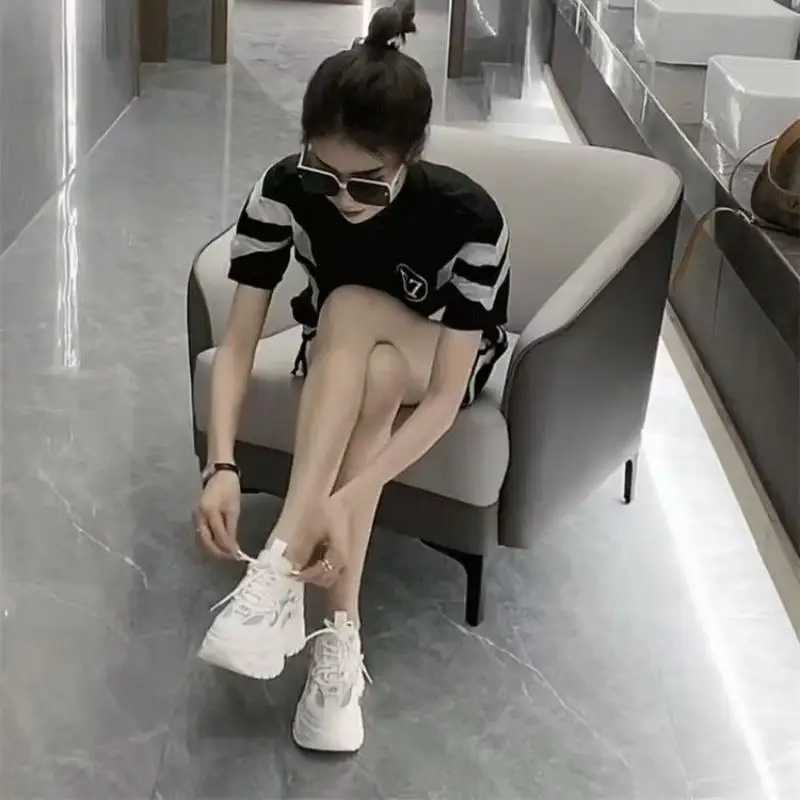Women's Two Piece Pants Womens Sports Suit 2024 Summer New Short Slved Crop Top Casual Shorts Explosive Strt Outfits For Women Clothes Matching S