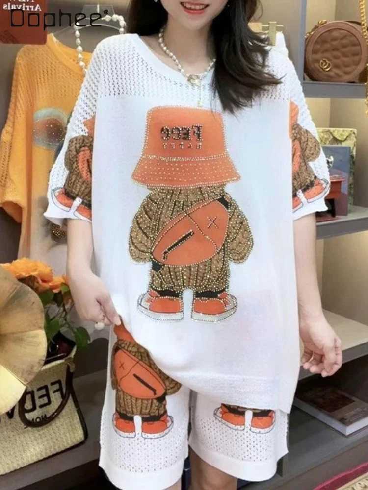 Women's Two Piece Pants Cartoon Rhinestone Hollow Round Neck Short Slve T-shirt Shorts Two-Piece Set Female 2023 Summer Loose Leisure Set Women Y