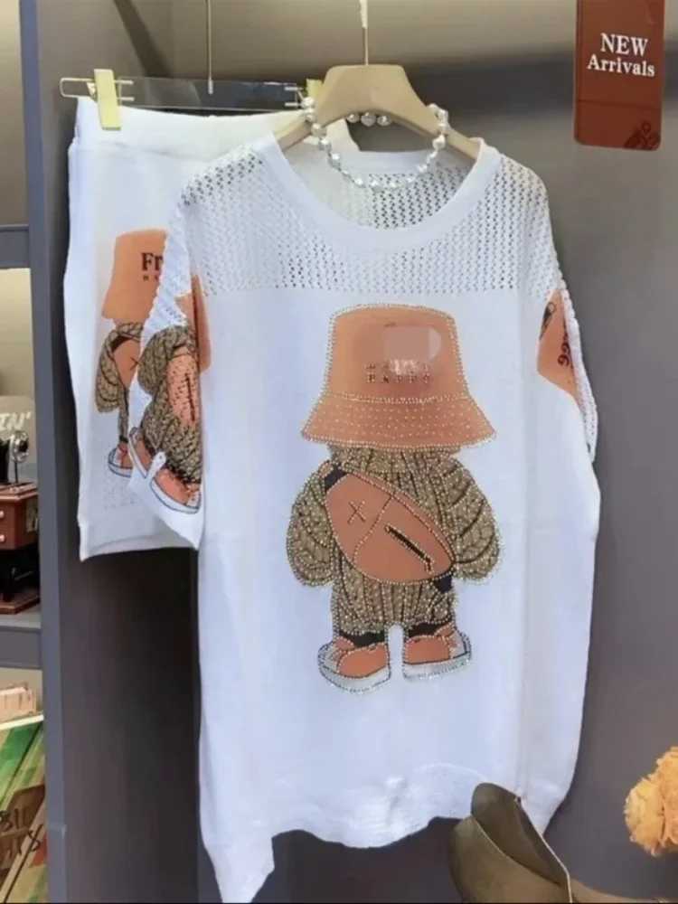 Women's Two Piece Pants Cartoon Rhinestone Hollow Round Neck Short Slve T-shirt Shorts Two-Piece Set Female 2023 Summer Loose Leisure Set Women Y