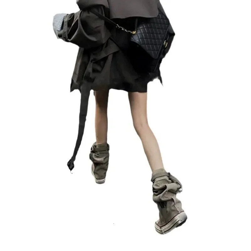 Womens Graffiti Boots Top Canvas Shoes 2024 Autumn Pants Leg Boots Thick Bottom Non slip Buckle Fashion Boots 241213