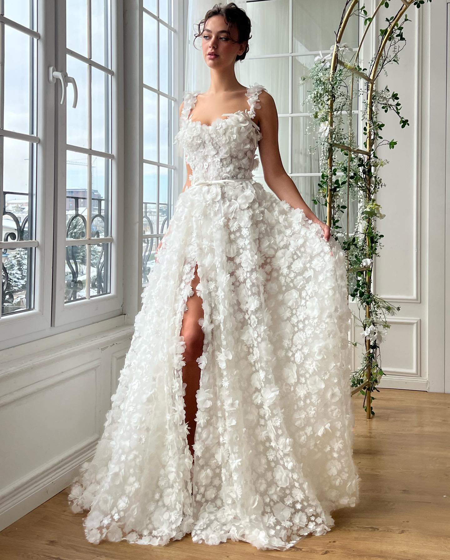Thigh Stunning High Slit Wedding Dresses Beaded D Wers Appliqued Bridal Gowns A E Spaghetti Straps Necke Tulle Vestido De Novia