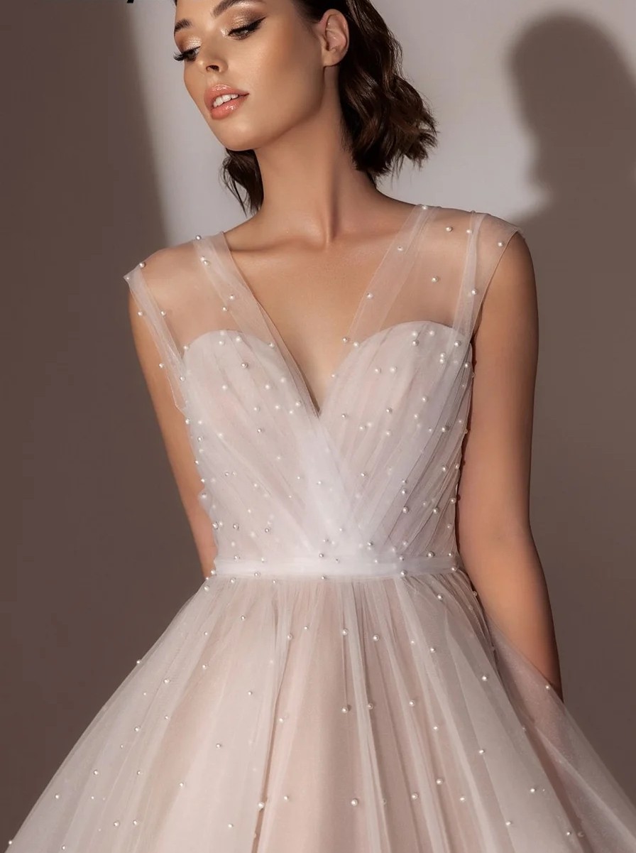 2025 New Champagne Short Prom Dresses V-neck Pearls Beads Tulle A-line Evening Formal Party Gowns Birthday Pageant Dress Robe De Soiree
