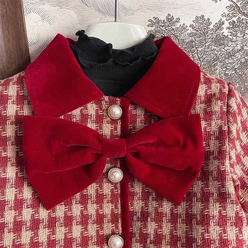 2024 Winter Korean Childrens Girls 2PCS Clothing Set Red Grid Bow Cotton Apron Jacket Folded Skiwear Preschool Girls Clothing W241213