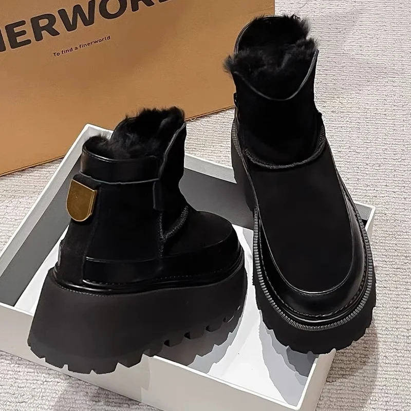 New Thick soled Snow Leather Women's High Heels Ankle Shoes 2025 Winter Designer Suede Short Fur Boots Casual Shoes