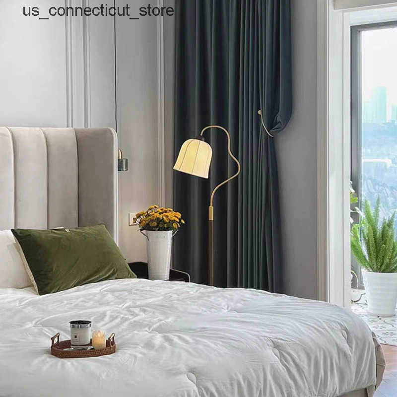 Floor Lamps Medieval vintage American walnut grain floor lamp retro living room vertical remote control lamp sofa side tall lamp luminaria L240910