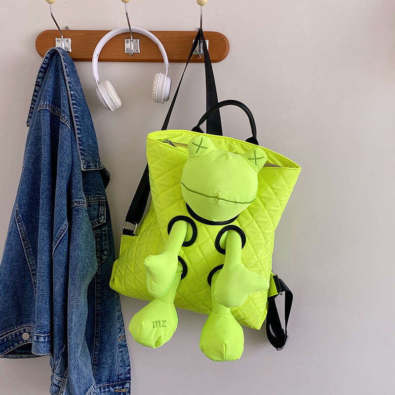 Japanese trendy and cool doll women's bag, internet famous outdoor backpack, niche large capacity shoulder bag 2024 new casual versatile fashion 