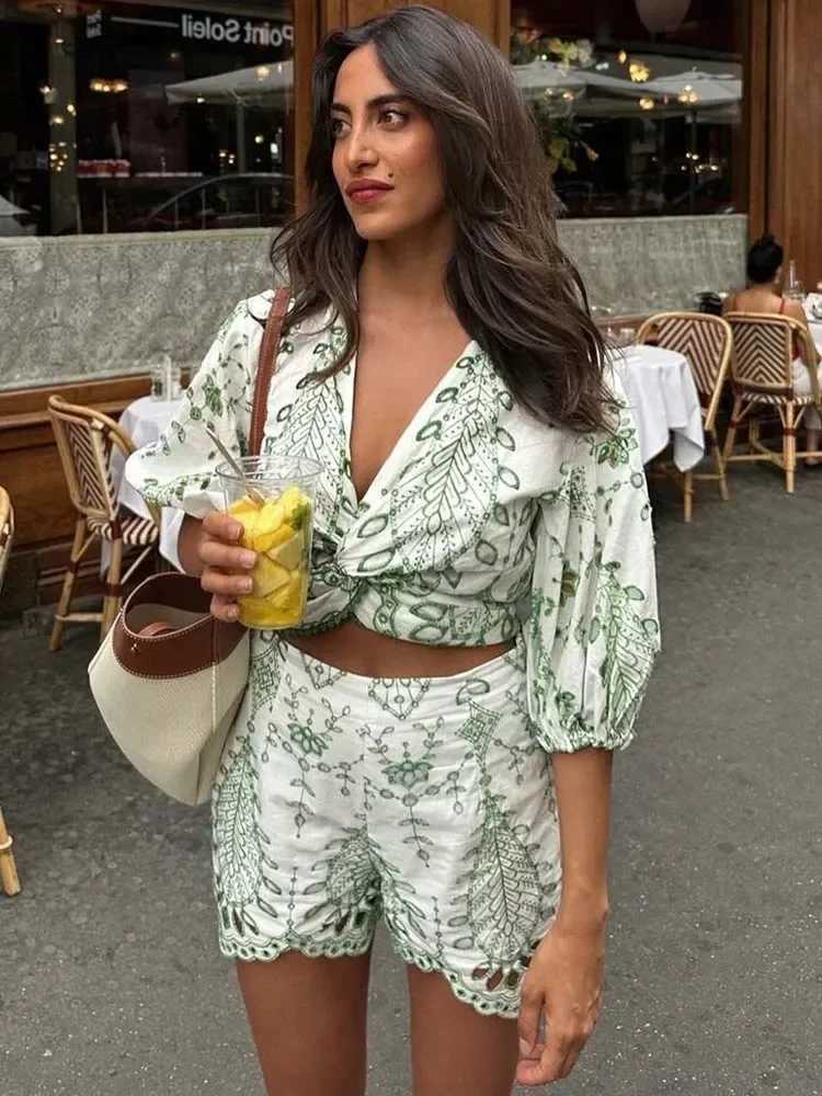 Women's Two Piece Pants Summer New Fashion Embroidered Blouses Ladies Shorts 2 Suit Dress Y2412138AKJ
