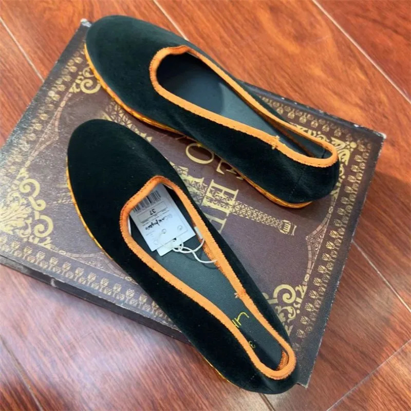 Womens casual flat shoes velvet soft canvas black coat spring and autumn smooth light womens shoes 241213