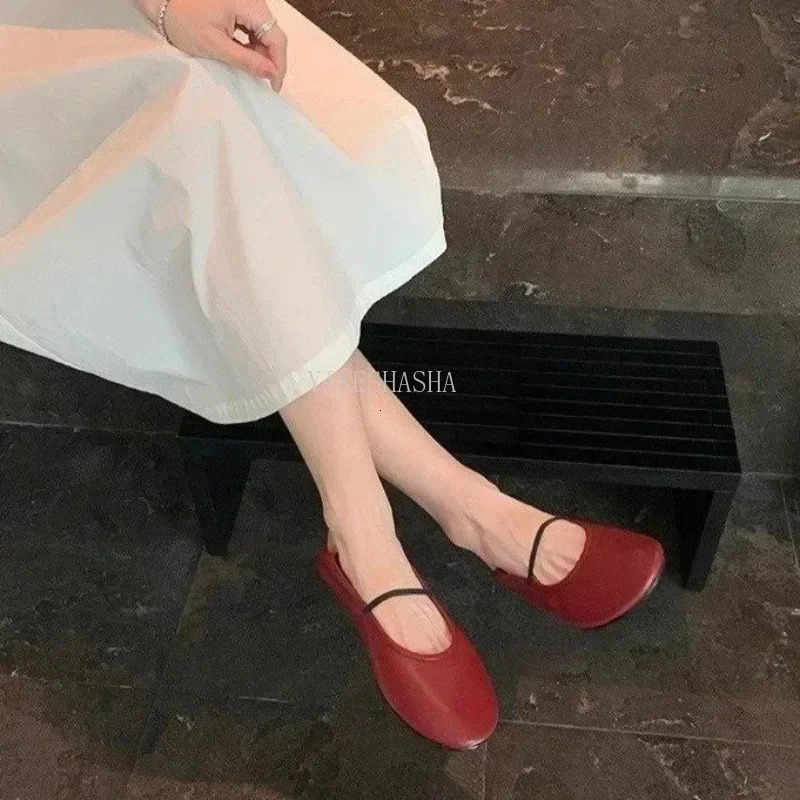 2024 Womens Flat Shoes Fashion Shallow Smooth Womens Soft Bottom Ballet Shoes Womens Casual er Outdoor Ballet Shoes 241213