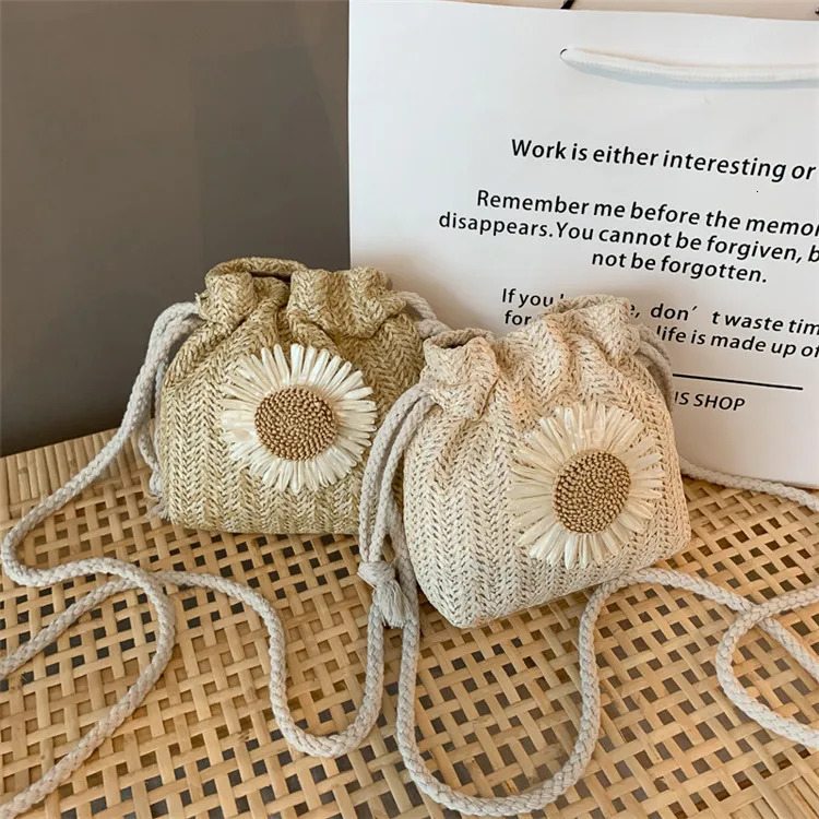 Womens Bag Summer Beach Straw Bags Classic Texture Sunflower Drawstring Woven Bucket Crossbody Shoulder Messenger 241203