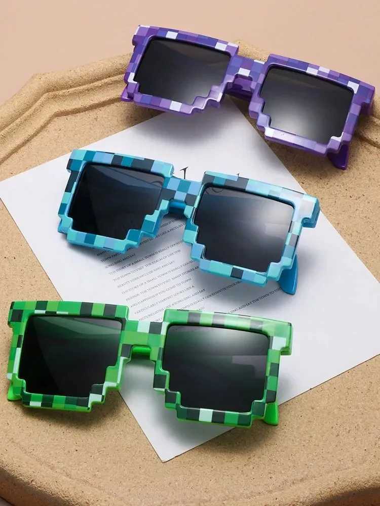 Sunglasses Funny Kids Cosplay Action Game Toy Sun Glasses Square Pixel Mosaic Thug Life Eyewear Childrens Gift H241213ZL5H