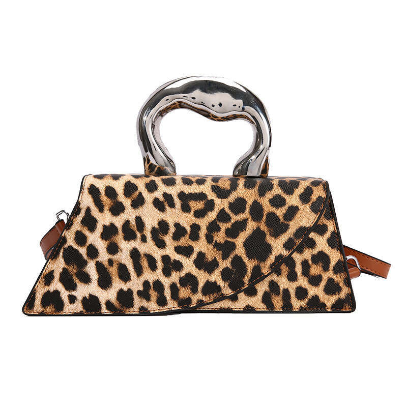 Niche design bag for women, internet celebrity, spicy girl leopard print small square high-end handbag, shoulder crossbody bag, 2024 new style, chic a