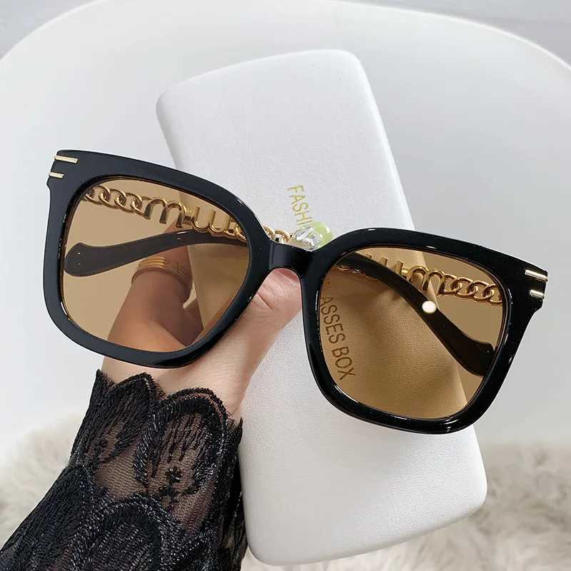New Women Sunglasses Large Frame Square High-End Sunscreen Sunglasses Stylish Metal Chain Leg Glasses Leisure Outdoor GlassesX241213