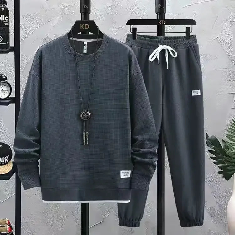 2024 autumn sportswear mens highquality round neck long sleevedmens set fashionable track and field clothing 241211