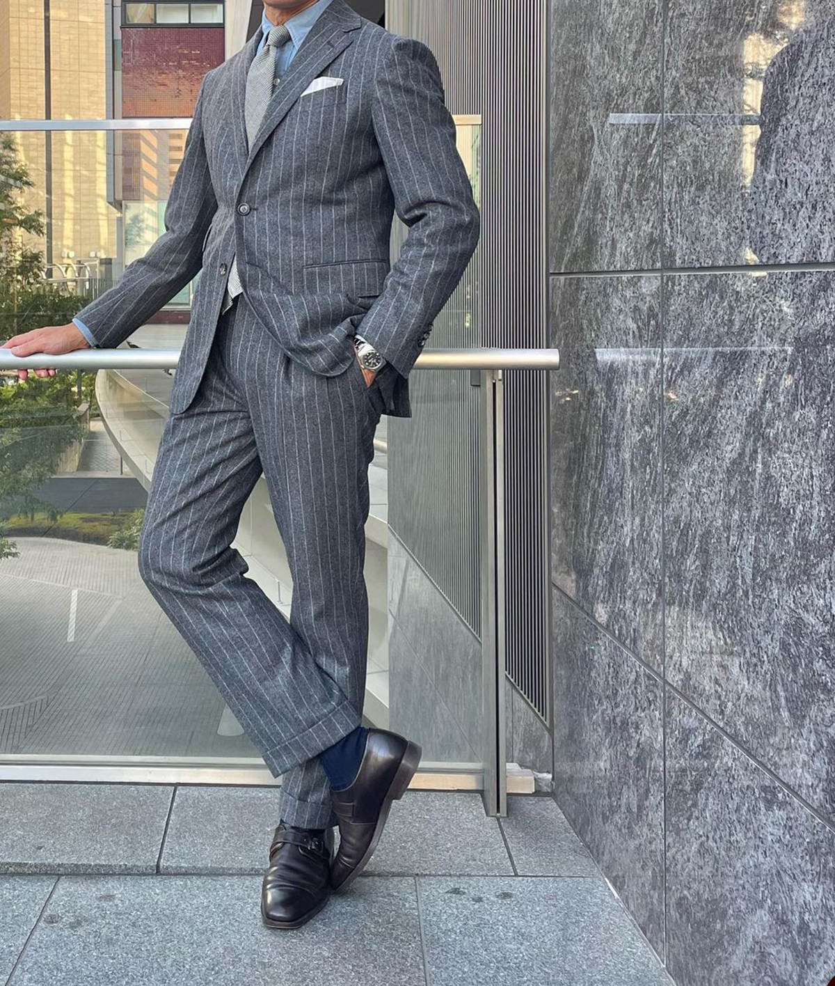 Attractive New Fashion Wedding Tuxedos Men Suits 2-Pieces Notched Lapel Jacket Two Button Customized Pinstripe Pockets Bridegroom Coat Pants Occasions