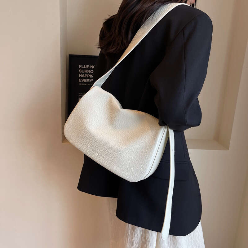 High End Temperament Solid Color PU New Korean Version Trendy And Wide Shoulder Strap Crossbody Bag Fashionable Quality Classic
