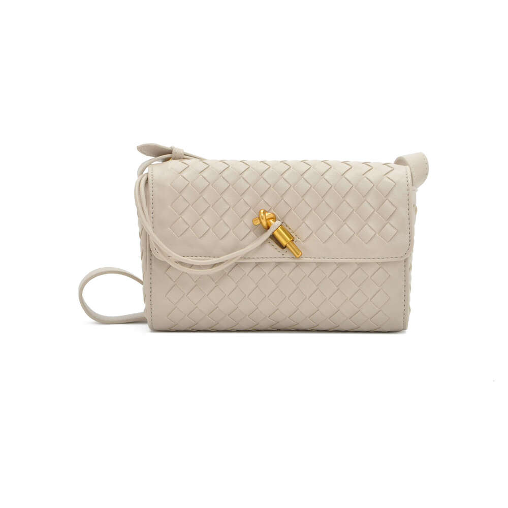 Handmade niche single shoulder hand-held horizontal fashion small square bag, exquisite diagonal cross women's bag