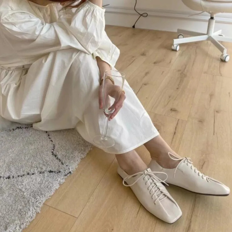square toe flat bottomed womens solid split leather lace shoelaces womens casual shoes spring cross womens shoes 241213