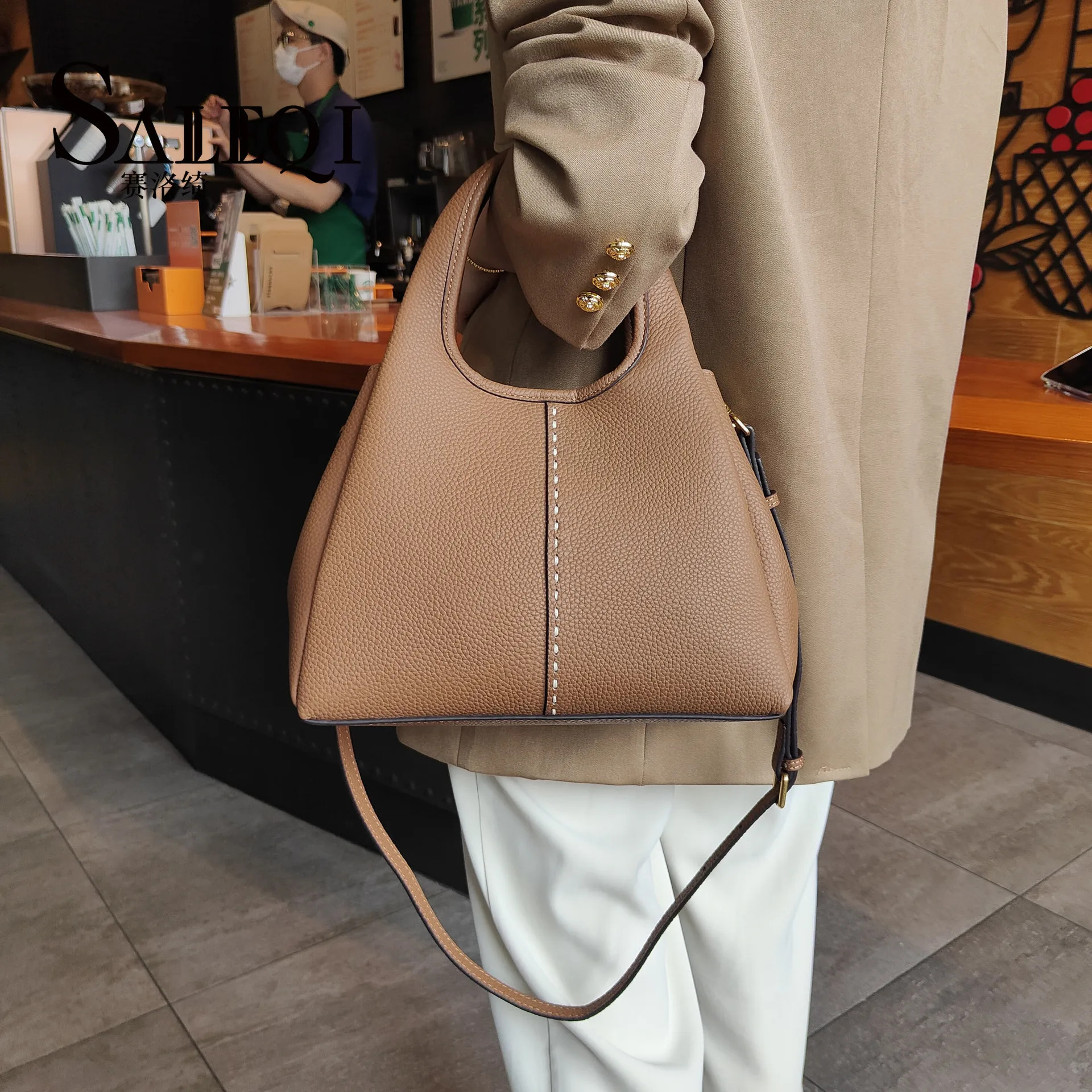 Genuine Leather New Vegetable Basket Handbag Simple And Versatile Korean Version Of The Contrasting Color Commuting Bag