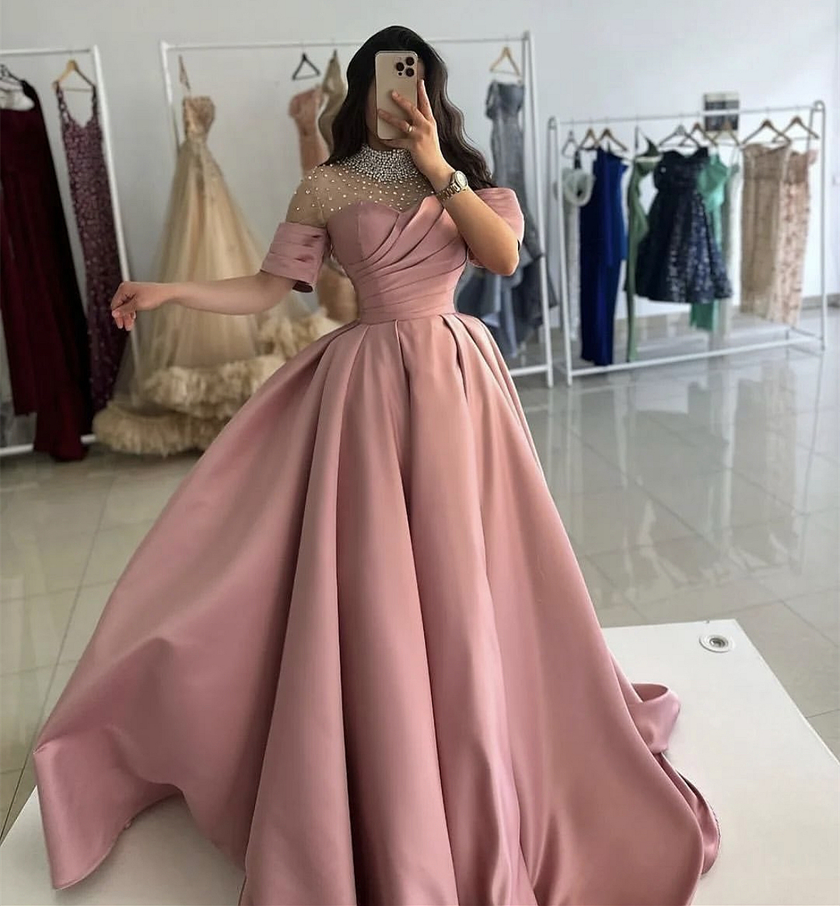Elegant Pink Prom Dresses With Crystals Beaded High Neck Short Sleeves A-Line Satin Evening Dress For Women Celebrity Party Gown
