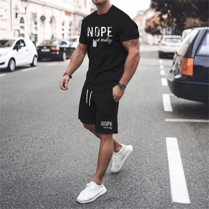 2024 Summer Simple Mens Tshirt and Shorts 2piece Set Fashionable Street Casual Comfortable Breathable Short Sleeve 241211