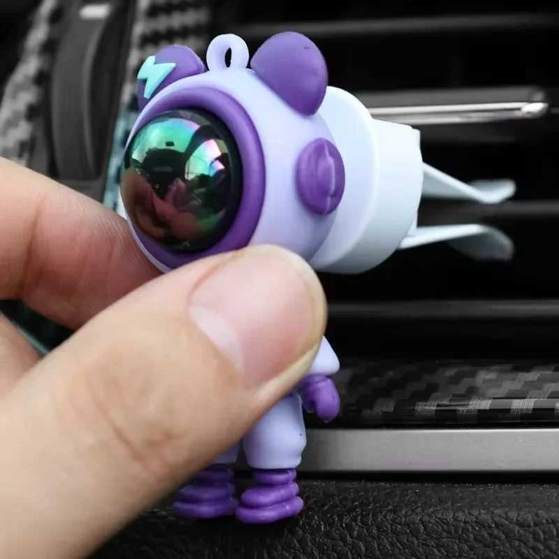 Lightning Bear Car Perfume Clip Air Conditioning Vent Aroma Clip Aroma Diffuser Spaceman Car Interior Decor AccessoriesXJ241213