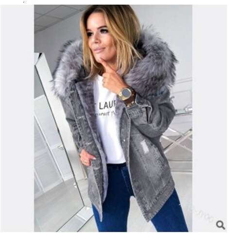 European American Retro Big Fur Collar Denim Jacket With A Warm Fluffy Texture, Mid To Long Cut Distressed Coat, Trendy, Fashionable, And Classic Qual
