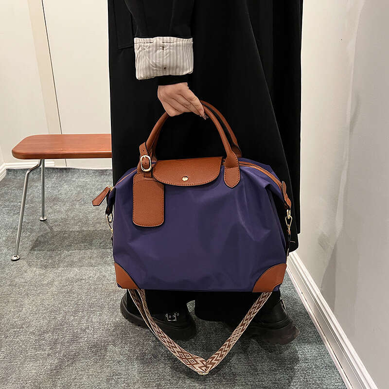 Large Capacity Casual Nylon Cloth Handbag For Women, Trendy, Lightweight, Waterproof, Commuting Shoulder Bag, Fashionable, Quality, Classic