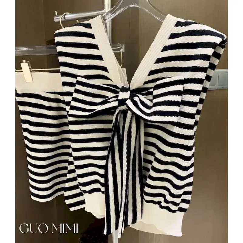 Women's Two Piece Pants Summer Korean Sets Women V-neck Slim Bow Vest Fashion Black White Striped Design Sense Knitted Tshirt And Shorts Two Piec