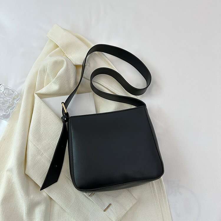 Cross Border Retro Casual Shoulder For Women, New Autumn Fashion Bucket Bag, Niche Trend Commuting Crossbody Bag